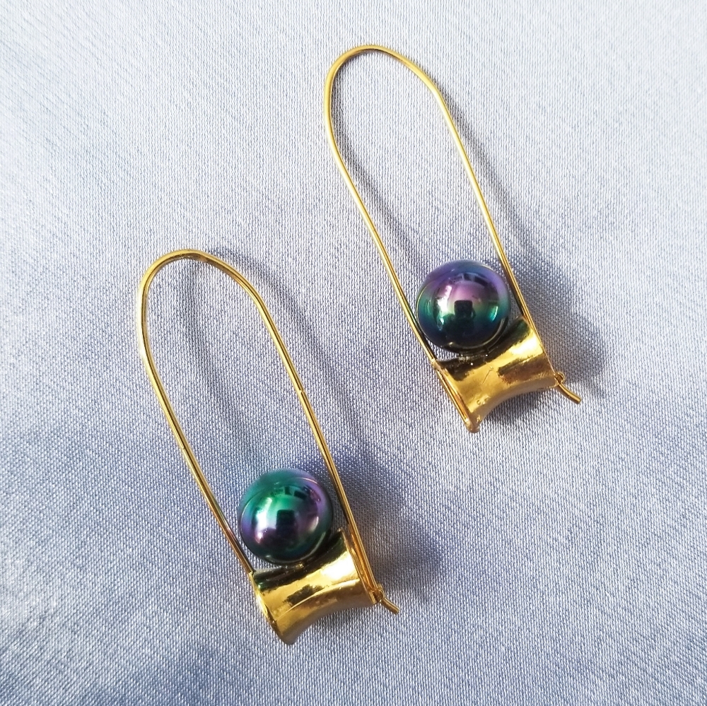Vintage Gold and Purple Earrings - Picture 4 of 8